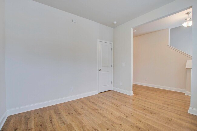 Building Photo - 7824 Montview Rd