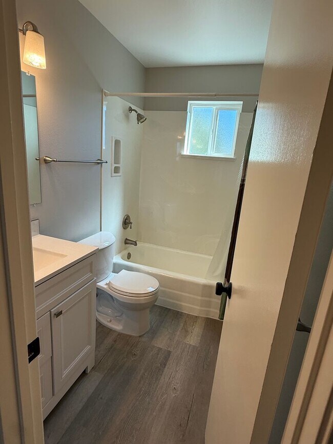 Building Photo - Remodeled 3 Bedroom Home Tempe