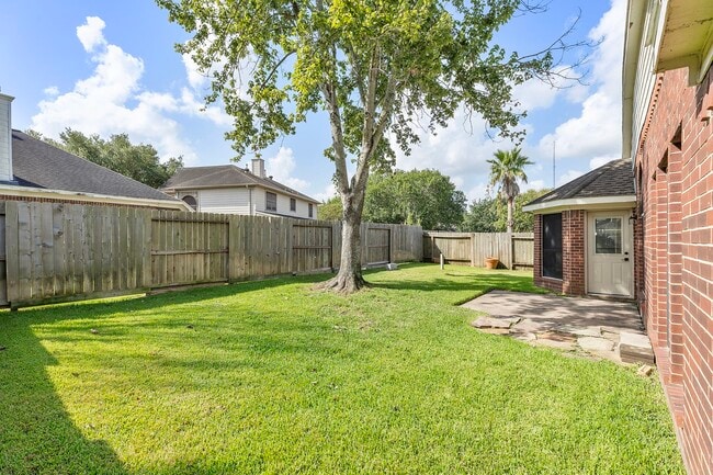 Building Photo - 20815 Whitevine Way