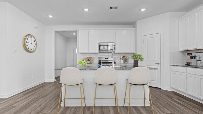 Building Photo - 3735 Langridge Dr