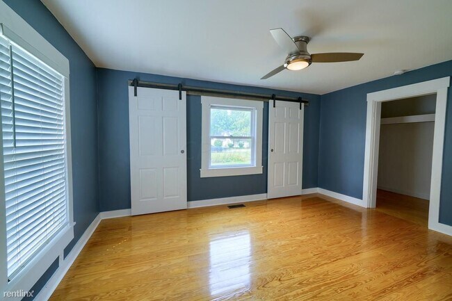 Building Photo - 3 br, 1.5 bath House - 325 Main Street