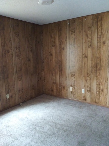 1st Bedroom - 333 Station Crossing Dr