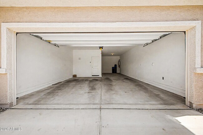 Building Photo - 17057 W Molly Ln