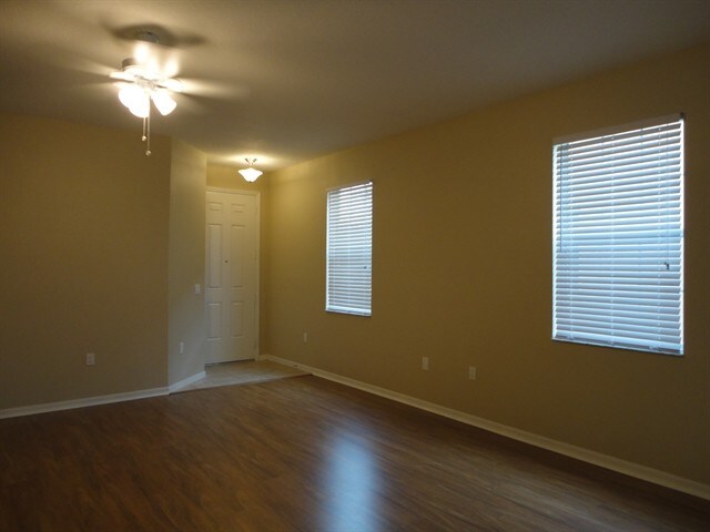 Building Photo - 11112 Silver Fern Way