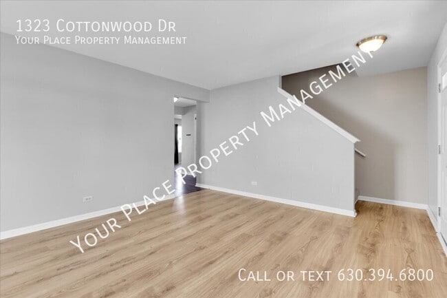 Building Photo - 1323 Cottonwood Dr