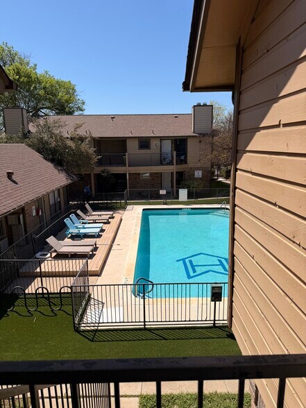 Building Photo - 5608 Cougar Dr