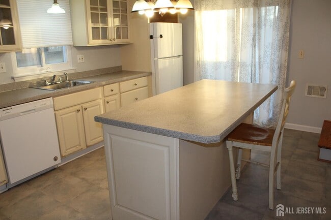 Building Photo - 224 Westgate Dr