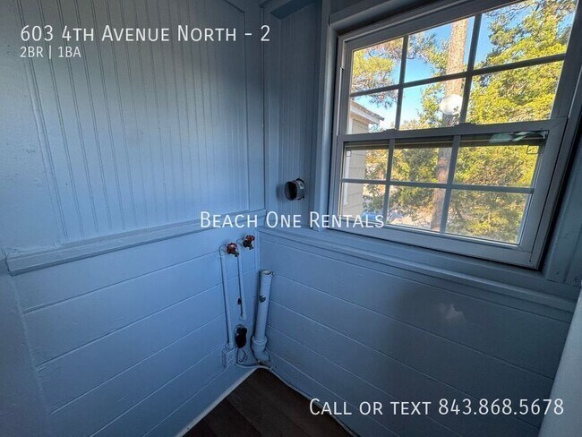 Building Photo - 603 4th Ave N