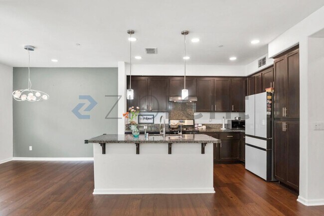Building Photo - Unit 1529