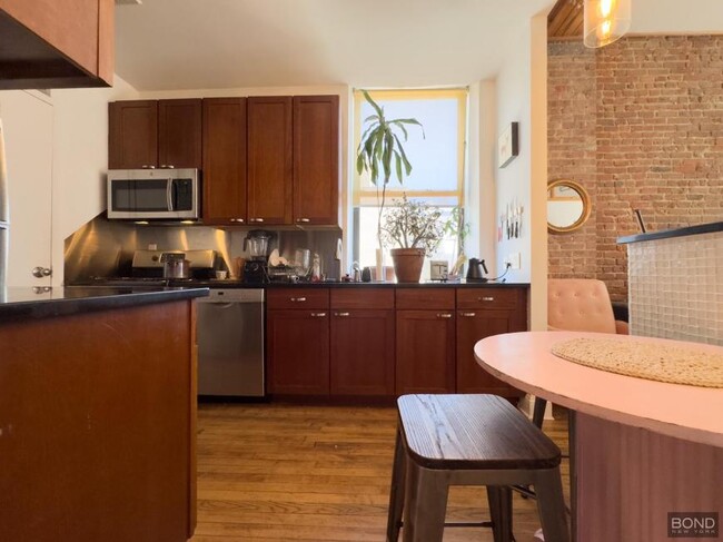 Building Photo - 1 bedroom in Brooklyn NY 11211