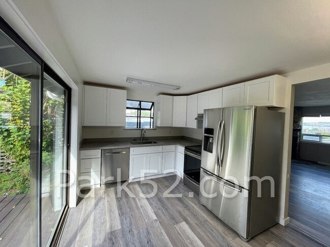 Building Photo - North Tacoma 4 Bed 2 Bath Single Family Home