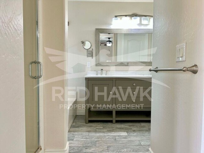 Building Photo - 3853 E Santa Fe Ln