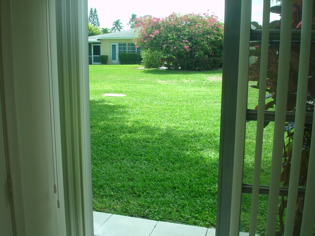 Building Photo - 1111 Boxwood Dr