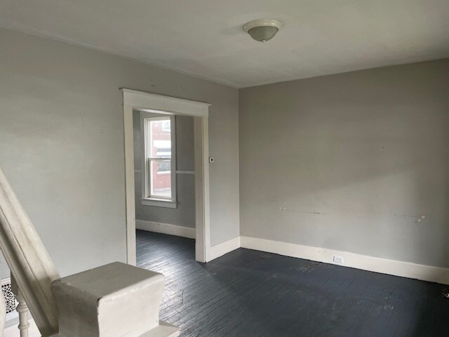 Building Photo - 417 25th St
