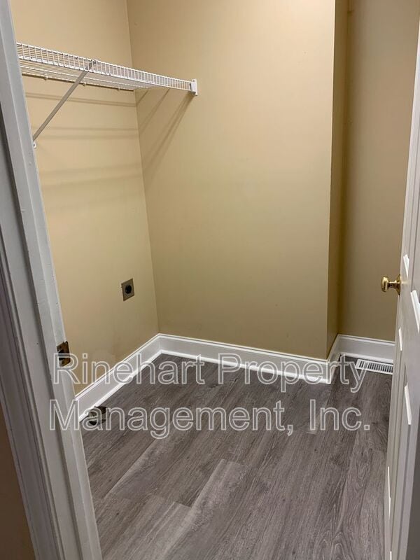 Building Photo - 6014 Featherstone Ct