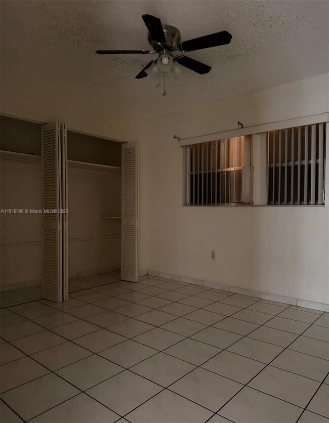 Building Photo - 1900 W 54th St