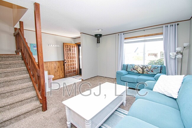 Building Photo - 1305 Wellington Ct