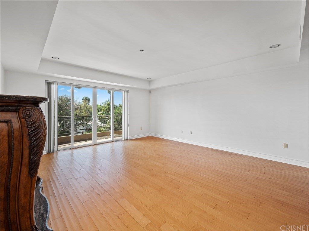 Building Photo - 1530 S Centinela Ave