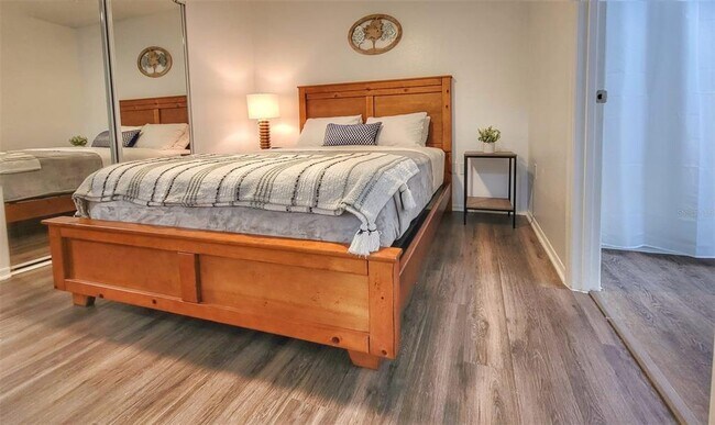 Building Photo - 3705 SW 27th St