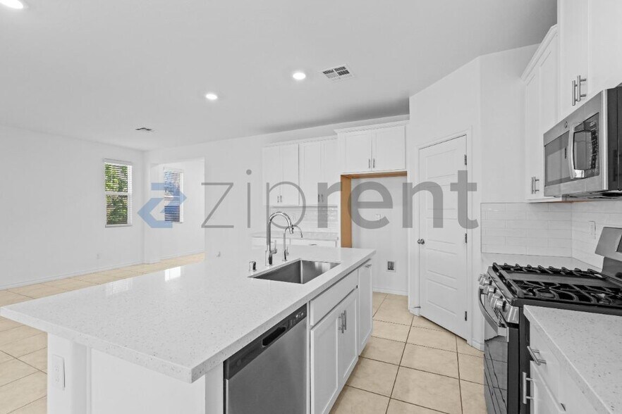 Building Photo - 7137 Red Gulch St