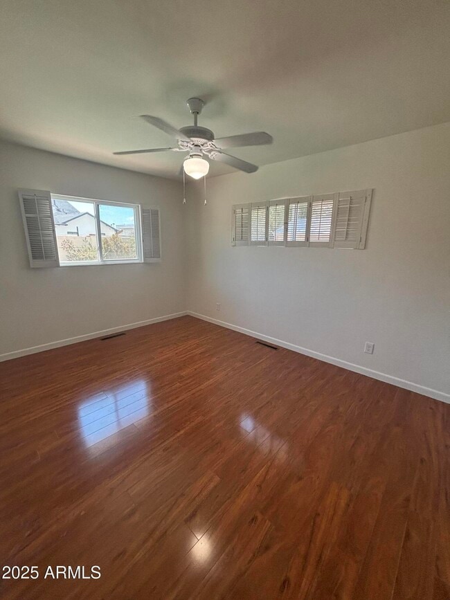 Building Photo - 6923 E Rancho Vista Dr