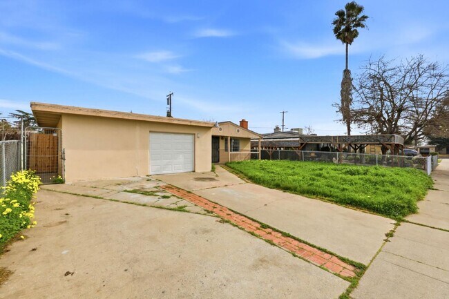 Building Photo - 5741 39th St