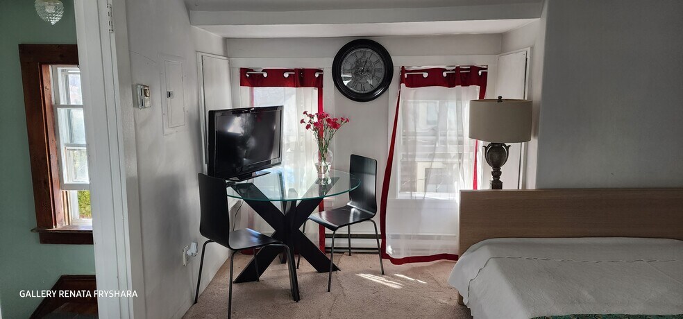 Building Photo - 30 Main St