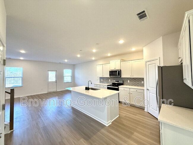 Building Photo - 106 Glacier Wy