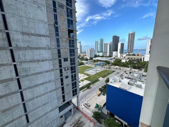 Building Photo - 1600 NE 1st Ave