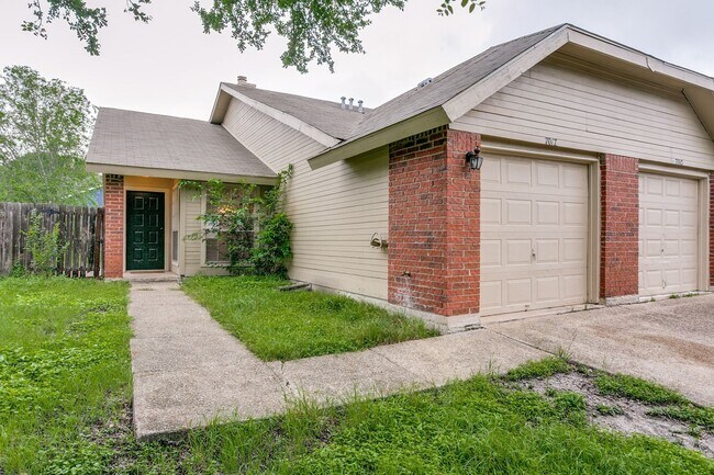 Building Photo - 2-BEDROOM DUPLEX