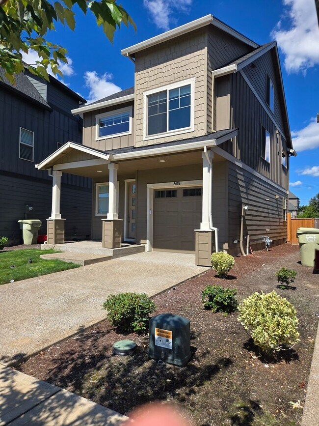 Building Photo - Terrific Orenco Station area 4 BR, 3.5 BA ...