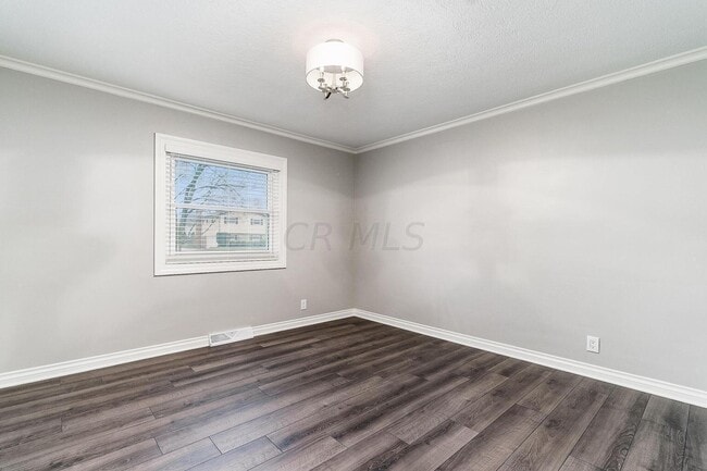 Building Photo - 2850 Pickwick Dr