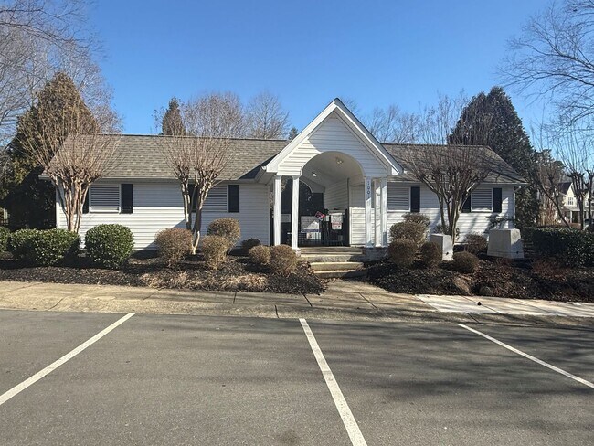 Building Photo - Two bedroom, 2.5 bath townhome with loft in Ridge Creek, Whitsett