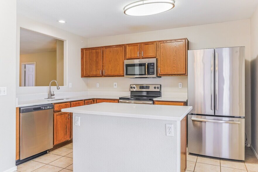Building Photo - 120 S Valle Verde