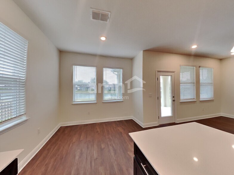 Building Photo - 6318 Emerald Hls Wy