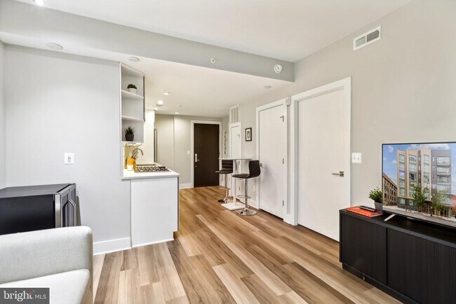 Building Photo - 1311 13th St NW