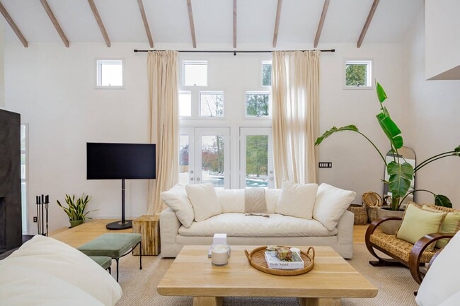 Building Photo - 97 Swamp Rd