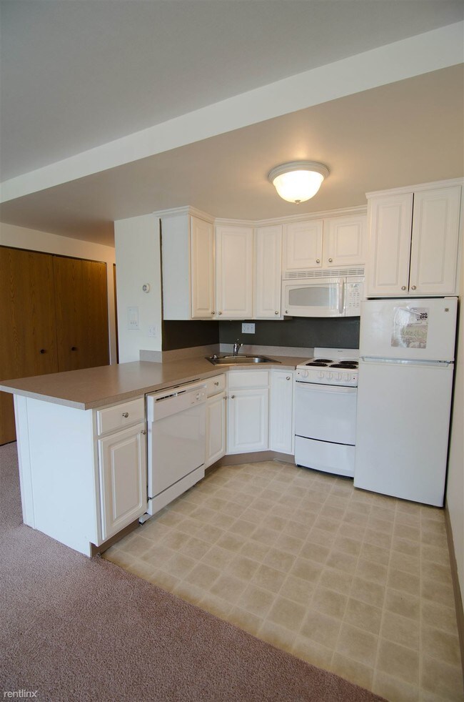 Building Photo - 223 Delta St