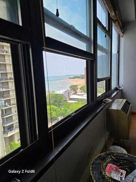 Beautiful Beachfront View - 6030 N Sheridan Rd