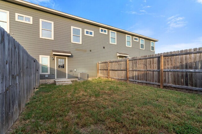 Building Photo - 7314 Savannah Brooks
