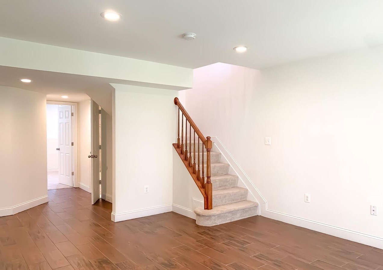 Building Photo - 14711 Beaumeadow Dr