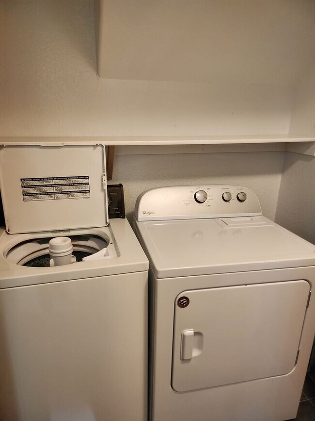 Building Photo - $200.00 Rent Credit Incentive each month w...