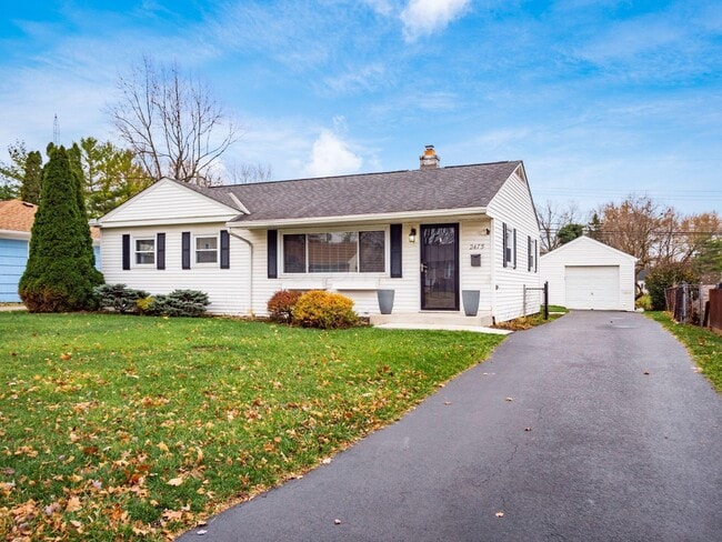 Building Photo - 2475 Swansea Rd