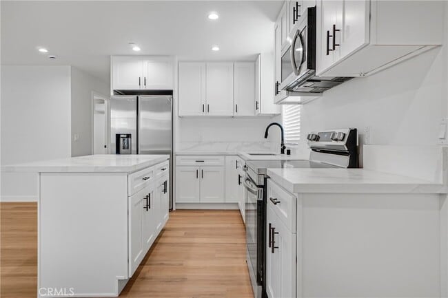 Building Photo - 16118 Haynes St