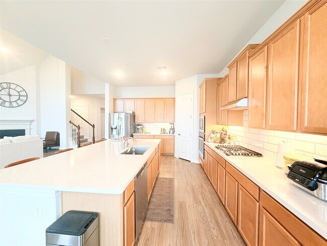 Building Photo - 6610 Lake Oasis Dr