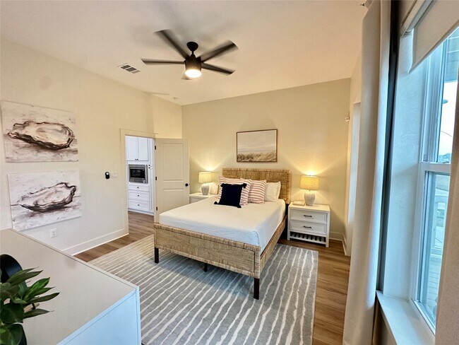 Building Photo - 2503 103rd St