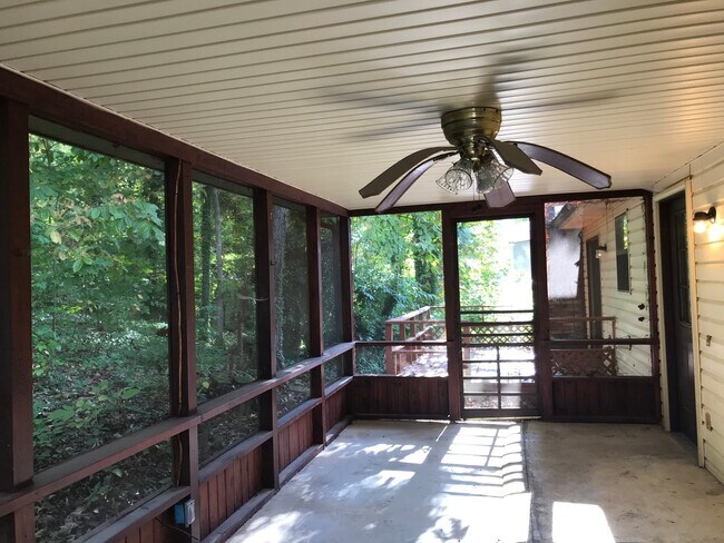 Building Photo - Prime location!  Award winning Oak Ridge S...