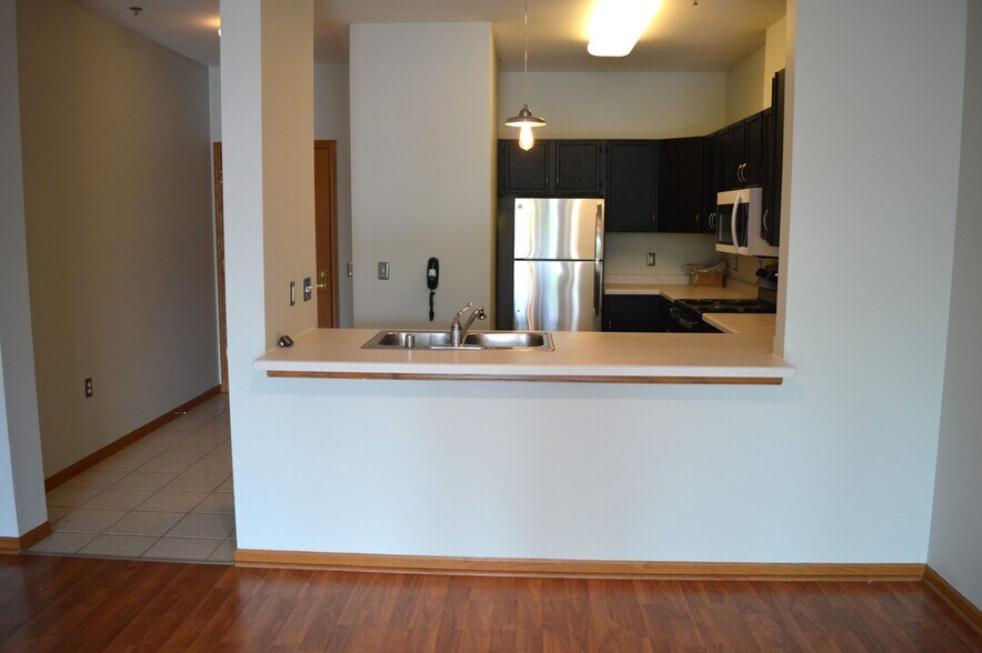 Building Photo - 301 Harbour Town Dr