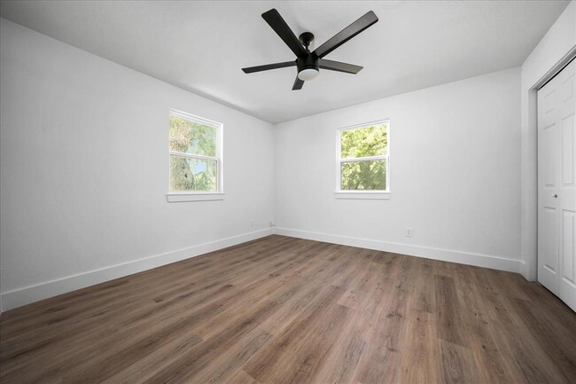 Building Photo - 714 S Blanco St