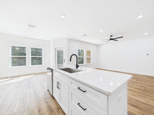 Building Photo - 333 Shoal River Dr